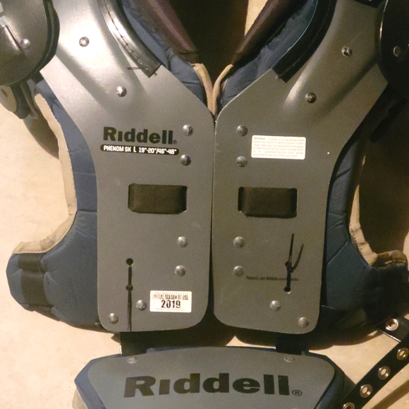 Riddell phenom SK L Shoulder pads. - Picture 4 of 6
